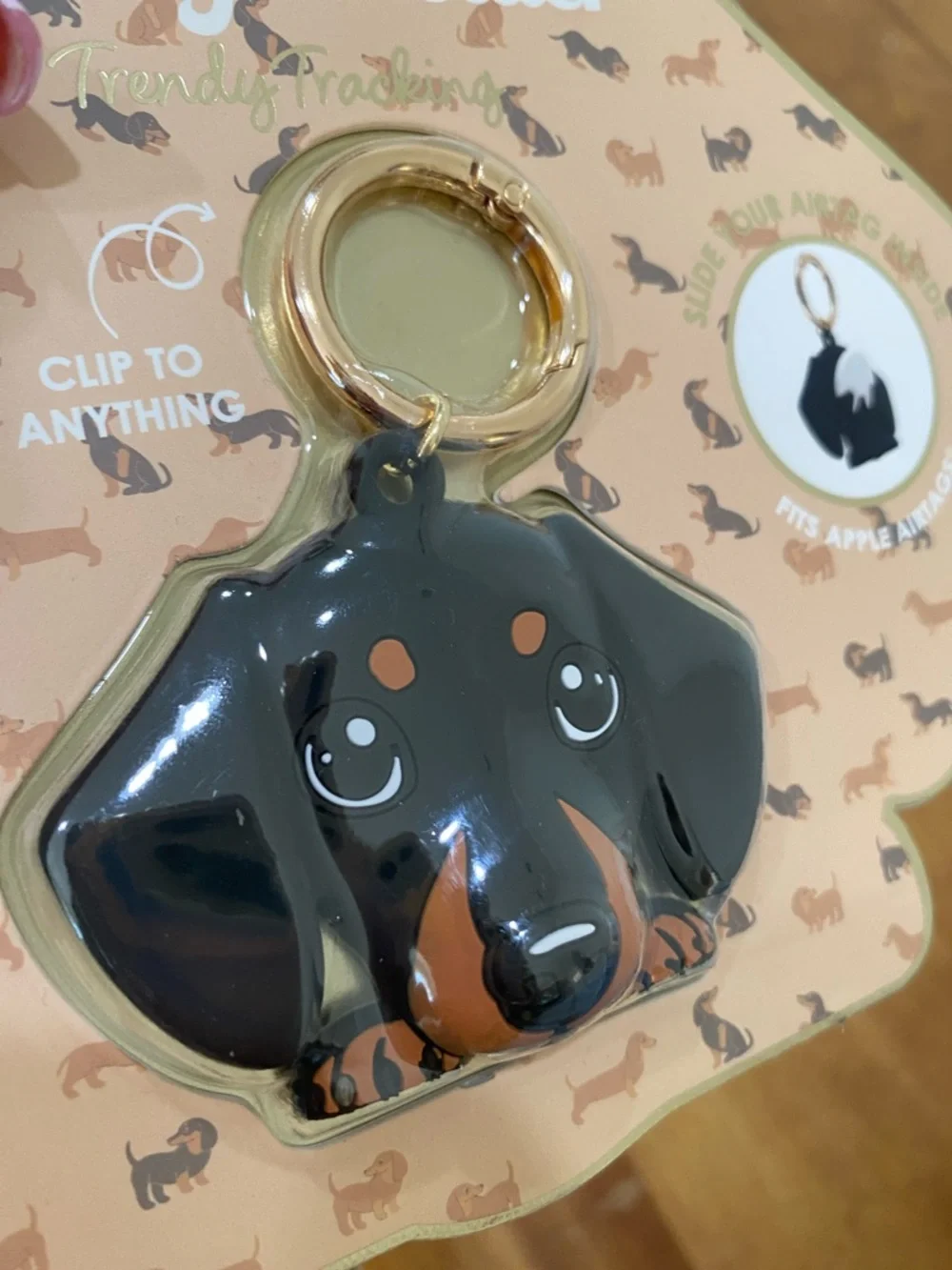 NWT. Xo Poppy, dachshund, AirTag holder.